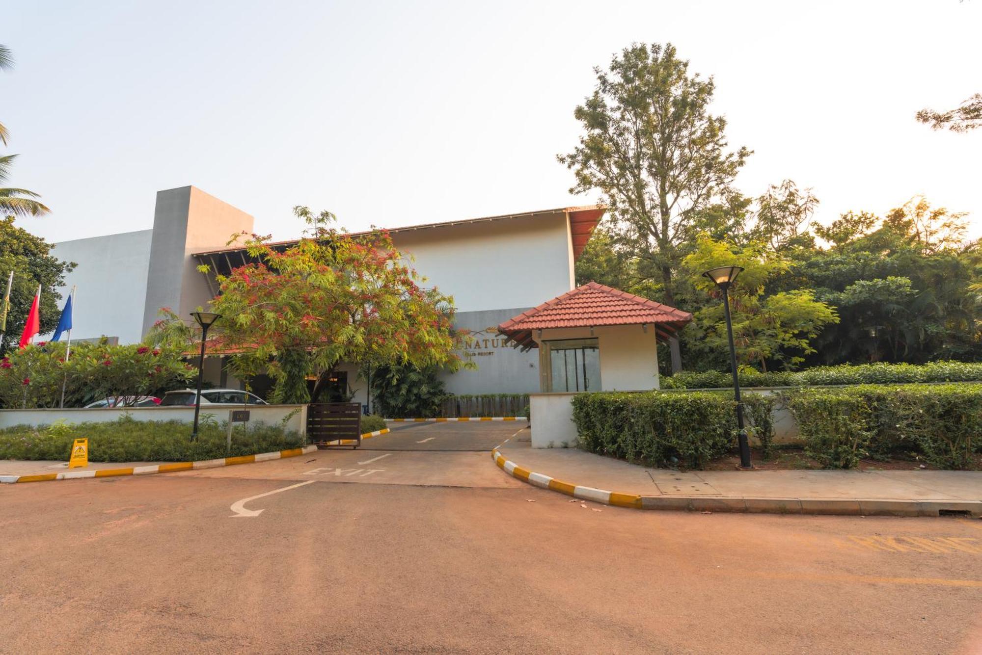 Signature Club Resort Devanahalli Extérieur photo